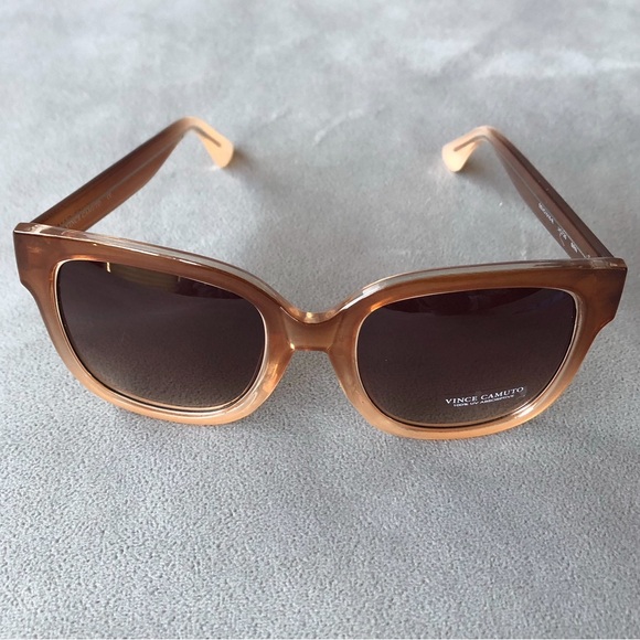 Vince Camuto Accessories - Vince Camuto ~ Ombré Cat Eye Sunglasses